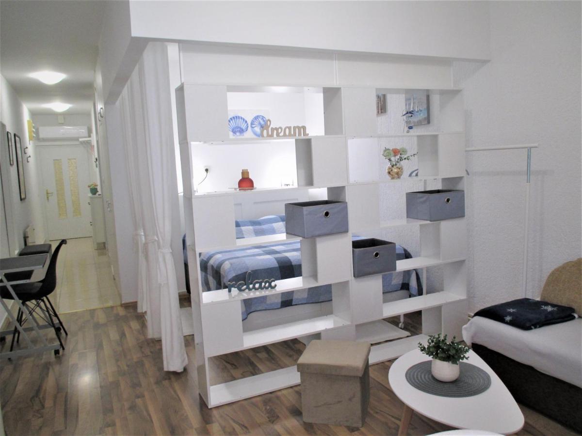 Family Apartment Romina Vrsar Exteriör bild