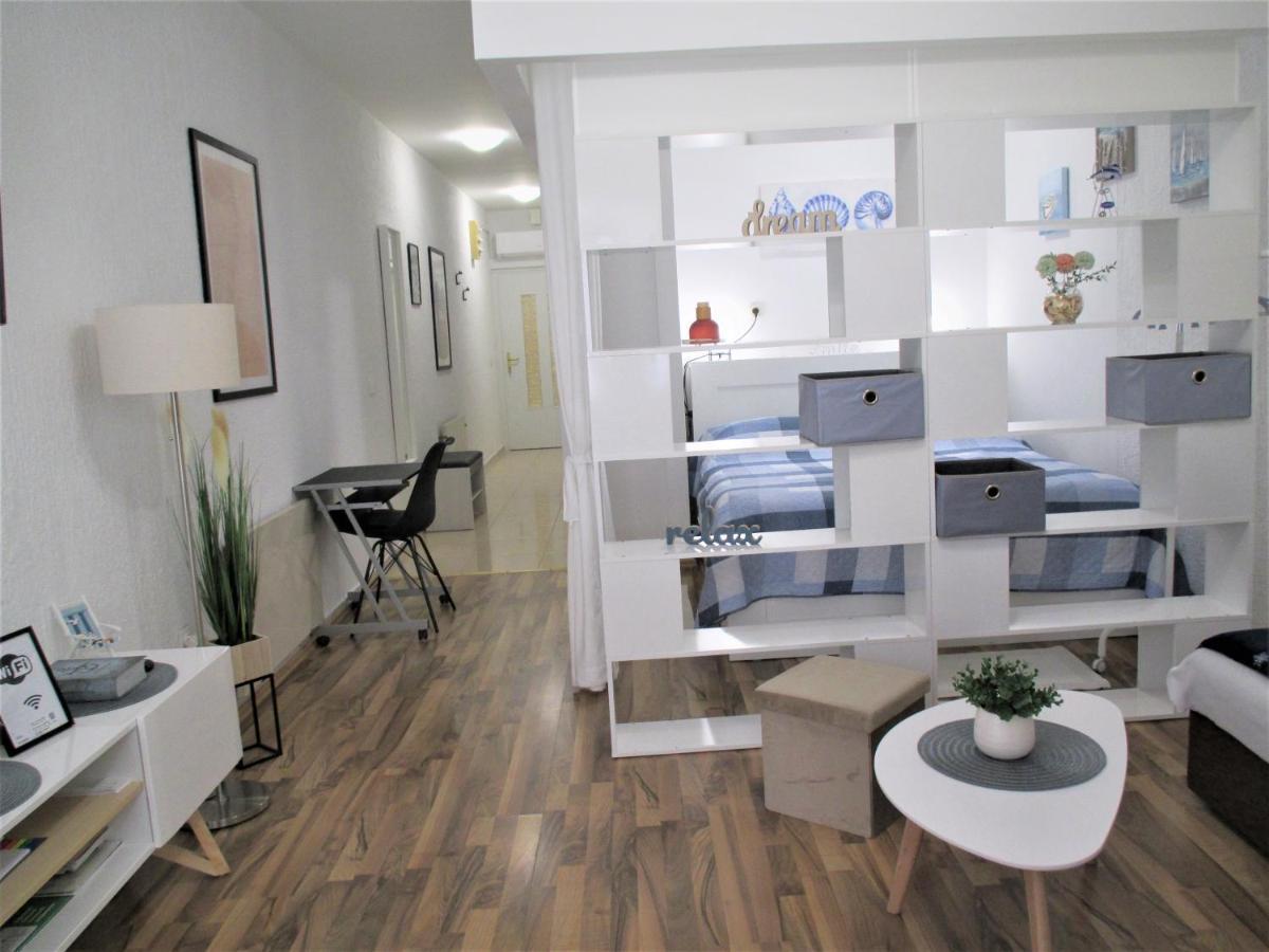 Family Apartment Romina Vrsar Exteriör bild
